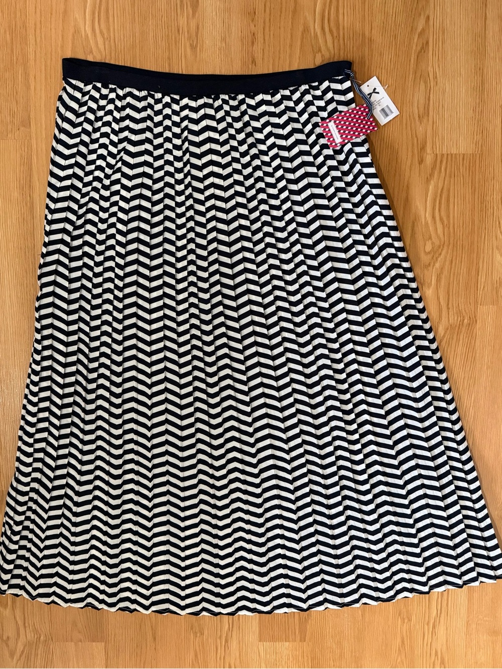 NWT Tommy Hilfiger Girl Pleated Chevron Maxi Skirt XL